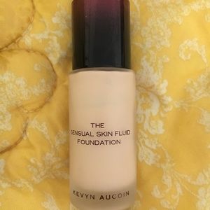 Kevyn Aucoin brand new foundation (shade: SF020)
